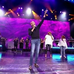 Donnie McClurkin - There Is God